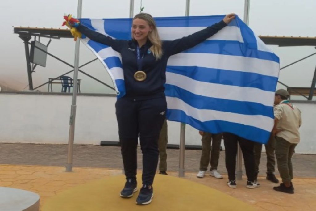 Άννα Κορακάκη: Πήρε το χρυσό και χάθηκε στον ουρανό η ελληνική σημαία – Δείτε το απίστευτο στιγμιότυ