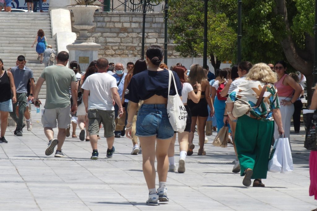 Κορονοϊός 05/07: Εκτοξεύτηκαν στα 25.556 τα νέα κρούσματα – 19 θάνατοι, 98 διασωληνωμένοι