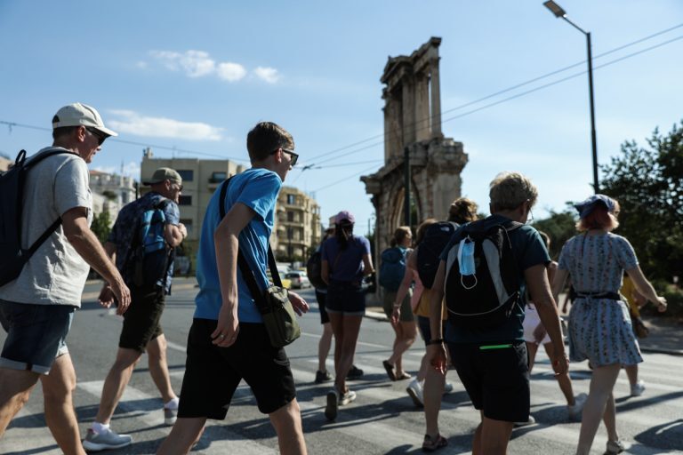 Κορονοϊός τουρισμός