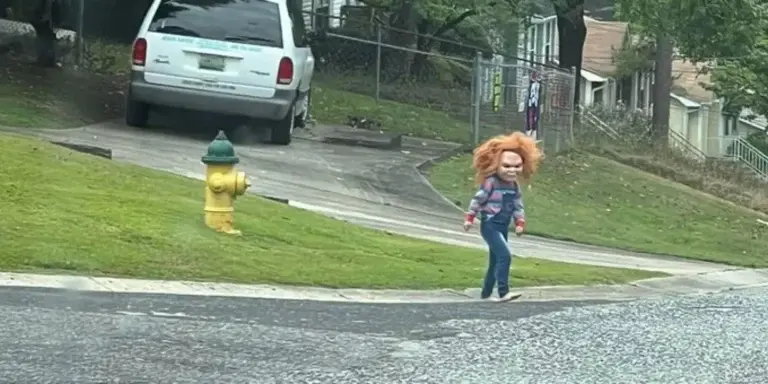 κούκλα του σατανά