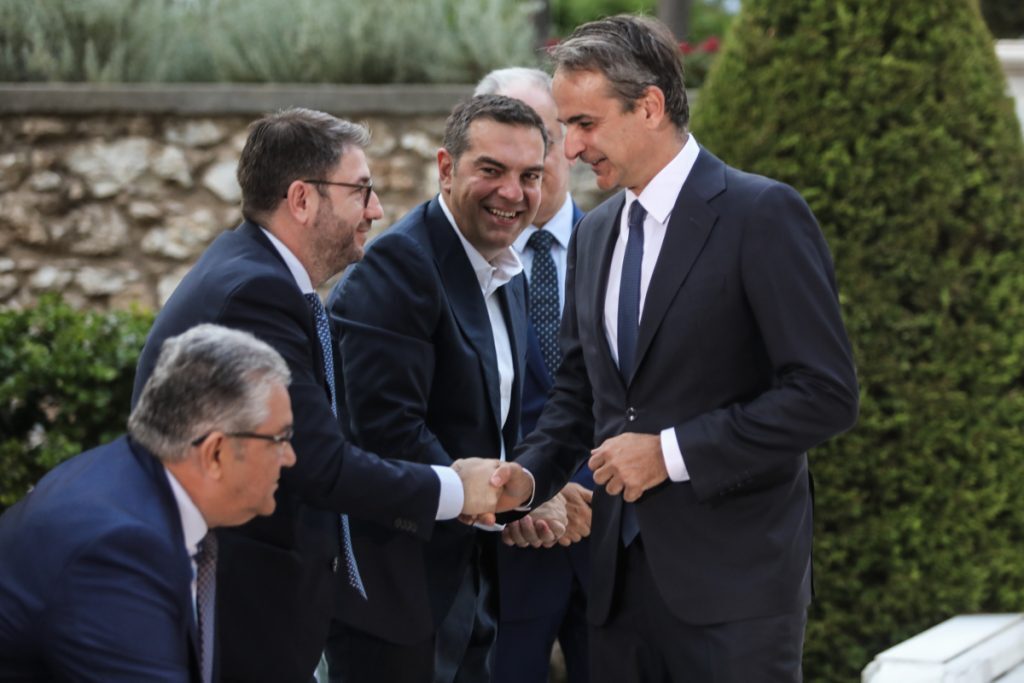 Μητσοτάκης στο προεδρικό Μέγαρο: Πηγαίνετε διακοπές – Ούτε εκλογές, ούτε ανασχηματισμός θα γίν