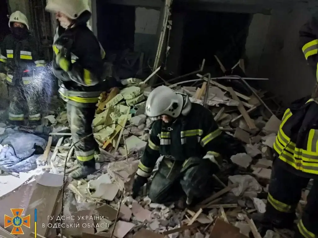 Πόλεμος στην Ουκρανία: Δεκάδες άμαχοι νεκροί μετά την πυραυλική επίθεση σε πολυκατοικία στην Οδησσό