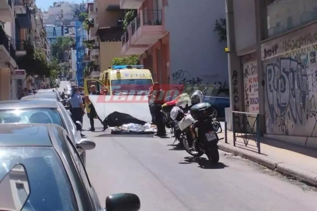Συναγερμός στην Πάτρα: Νεκρή η γυναίκα που έπεσε από το μπαλκόνι – Έχει ταμπουρωθεί άτομο στην πολυκατοικία [βίντεο]