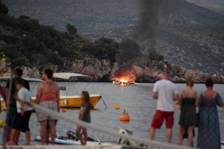 Τολό Αργολίδας: Έκρηξη σε σκάφος – Δύο γυναίκες τραυματίες [βίντεο]