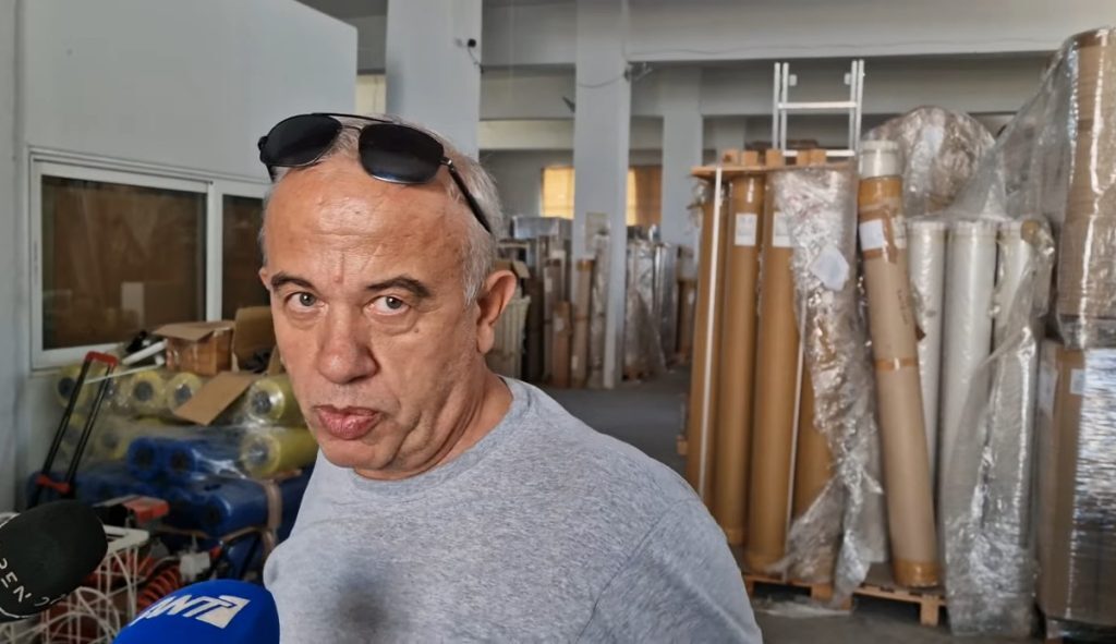 Θεσσαλονίκη: Κρεμάστηκε σε αυτοκίνητο για να σταματήσει τους ληστές – Τον έσερναν για 4 χιλιόμ