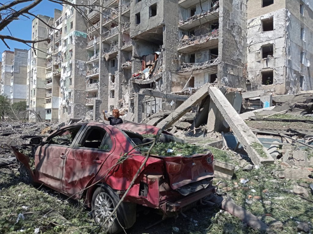 Ουκρανία: Πολύνεκροι ρωσικοί βομβαρδισμοί στην Οδησσό – Οι Ουκρανοί καταγγέλλουν χρήση βομβών 