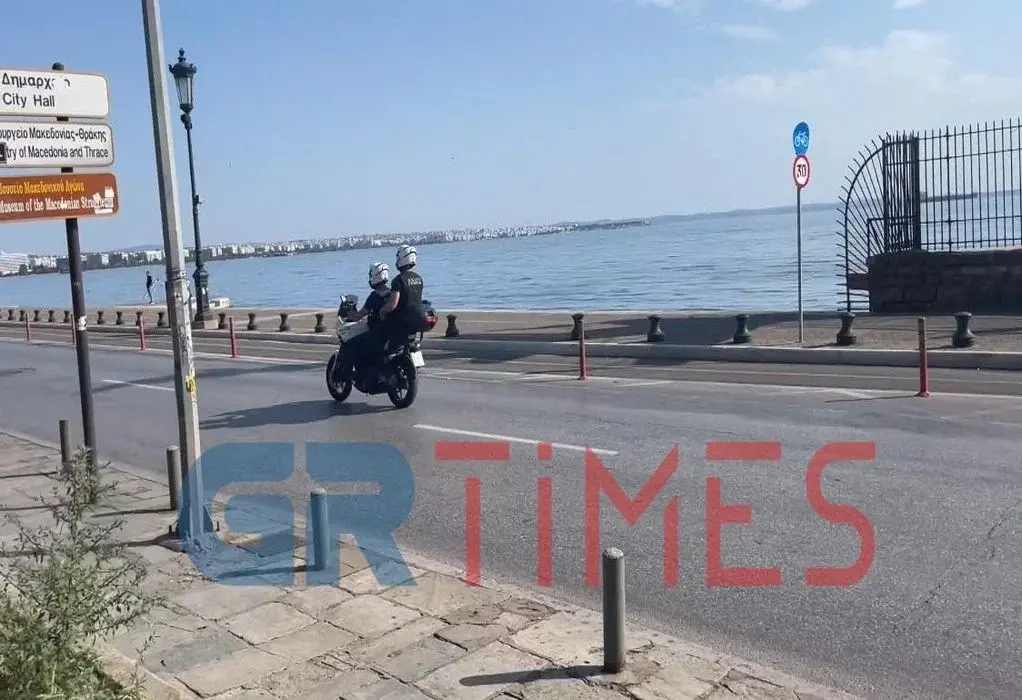 Θεσσαλονίκη: «Γέφυρα ζωής» από αστυνομικούς για 6χρονο που μεταφέρθηκε στο ΑΧΕΠΑ και διασωληνώθηκε
