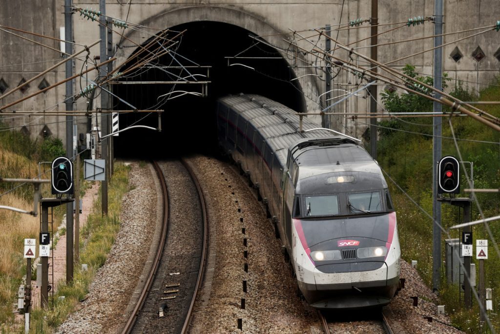 Ολλανδία: Σε πανεθνική απεργία προχωρούν οι εργαζόμενοι στους κρατικούς σιδηροδρόμους
