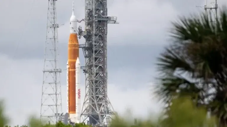 Live NASA: Εμπλοκή στην επιστροφή των Αμερικανών στο φεγγάρι 50 χρόνια μετά – Τι πρόβλημα δημιουργήθηκε