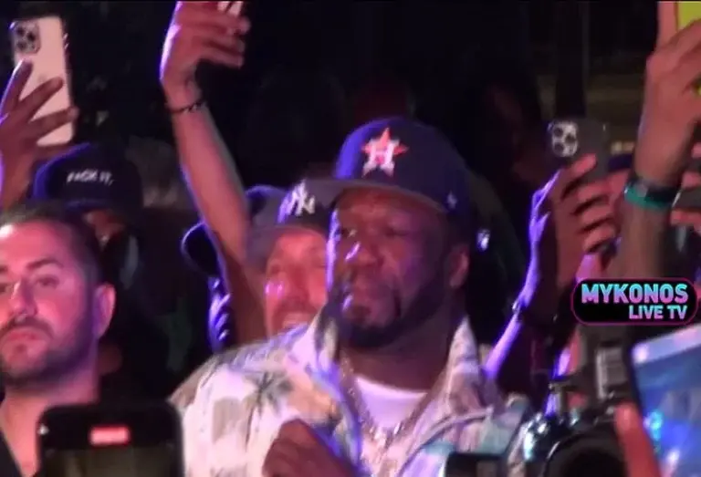 50 Cent στη Μύκονο: Για μισή ώρα τραγουδιού με το ζόρι, πήρε 300.000 ευρώ και έφυγε