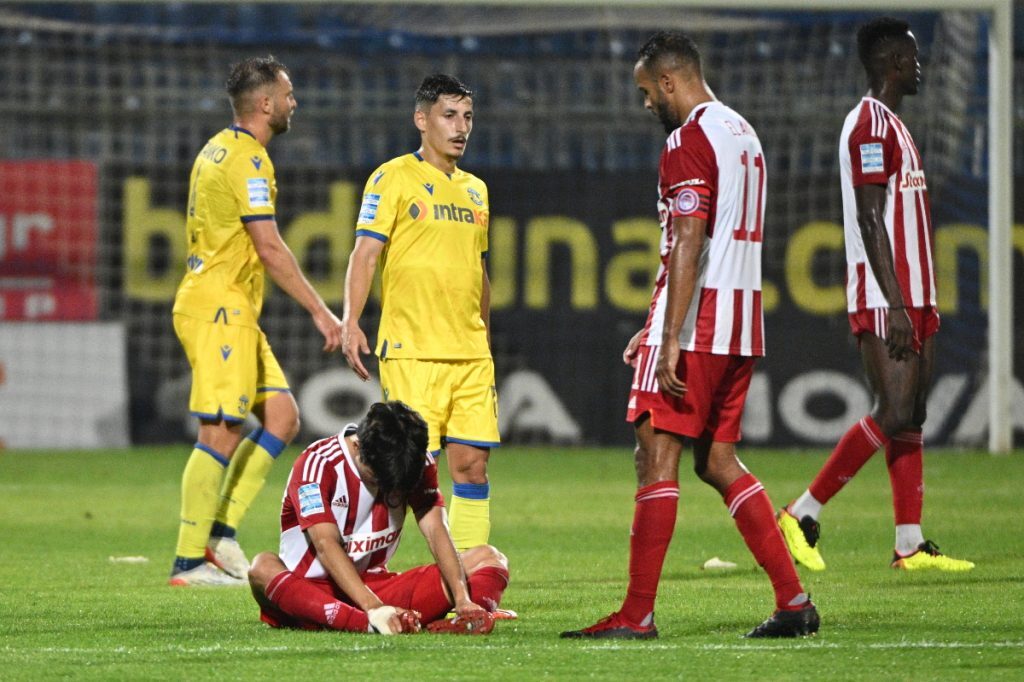 Super League: Δεν μπόρεσε να «σπάσει» το «πούλμαν» του Αστέρα ο Ολυμπιακός – 0-0 στην Τρίπολη