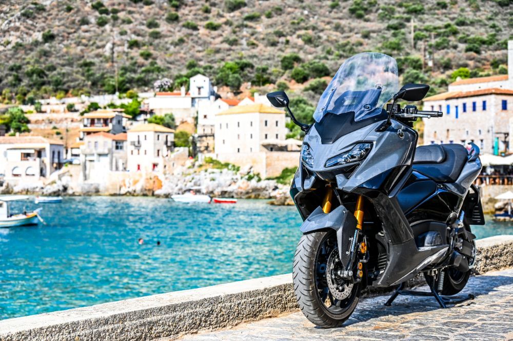 Στη Μάνη με το Yamaha TMΑΧ Tech MΑΧ