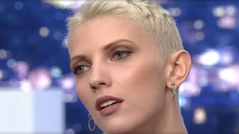 Έλντα Λάσκα: Την θυμόσαστε από το GNTM; Αγνώριστη με πλούσια μαλλιά και κορμί λαμπάδα 4 χρόνια μετά