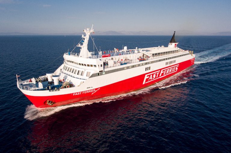 Mηχανική βλάβη παρουσίασε το Fast Ferries Andros – Το πλοίο με 446 επιβάτες επιστρέφει στη Ραφήνα