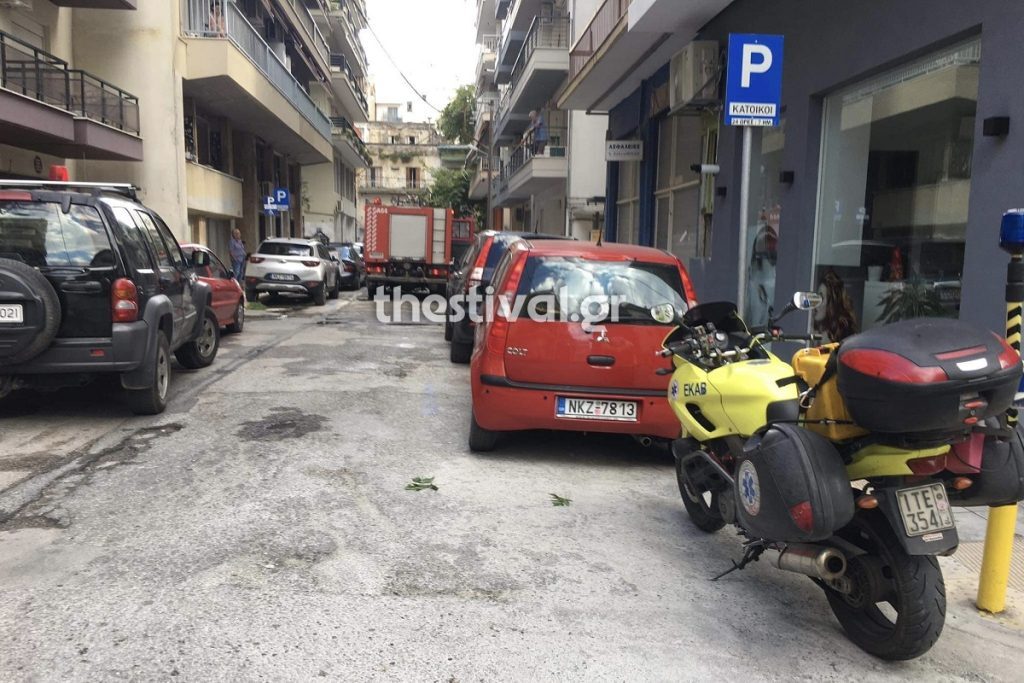 Τραγωδία στη Θεσσαλονίκη: Άνδρας βρέθηκε κρεμασμένος σε διαμέρισμα που έπιασε φωτιά