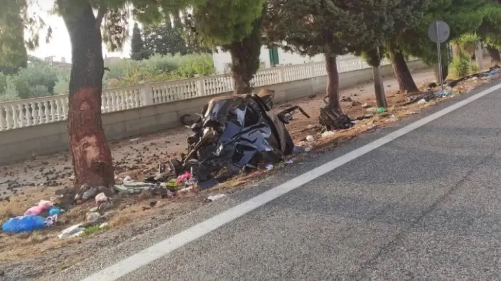 Τραγωδία στο Γαλαξίδι: I.X. προσέκρουσε σε δέντρο – Νεκροί μια 21χρονη και ένας 24χρονος