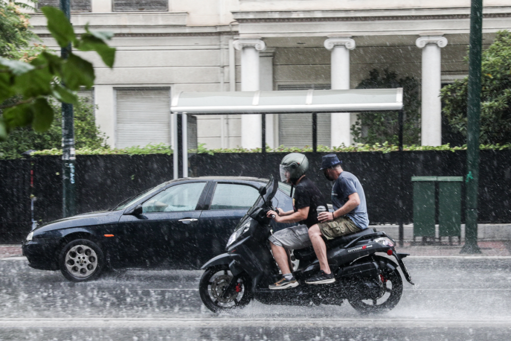 Καιρός: Συναγερμός από τον Αρναούτογλου – «Προσοχή για έντονες καταιγίδες απόψε»