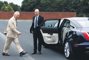 Ο Κάρολος δέχθηκε δωρεά 1 εκατ. λιρών από την οικογένεια του Οσάμα μπιν Λάντεν!