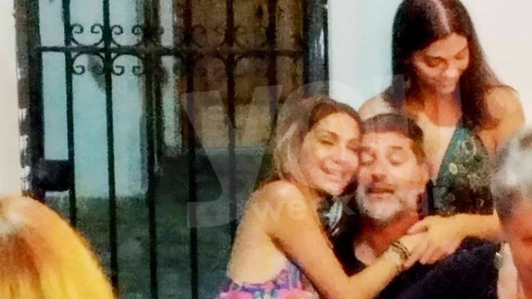 Ξεφάντωσαν αγκαλιά μέχρι το πρωί – Φωτογραφίες με Βανδή και Μπισμπίκη με την Μελίνα Νικολαΐδη στην Πάρο