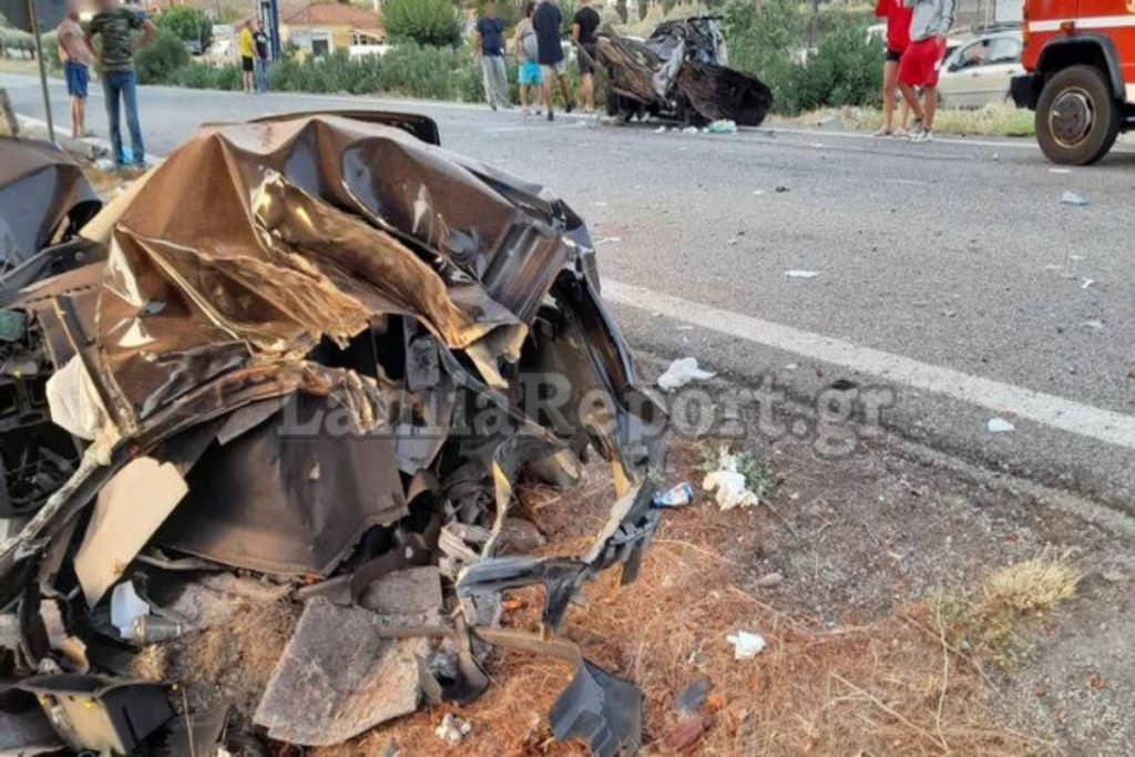 Τραγωδία στο Γαλαξίδι: Νεκροί 21χρονη και 24χρονος σε τροχαίο – Άμορφη μάζα το ΙΧ [νέες εικόνε