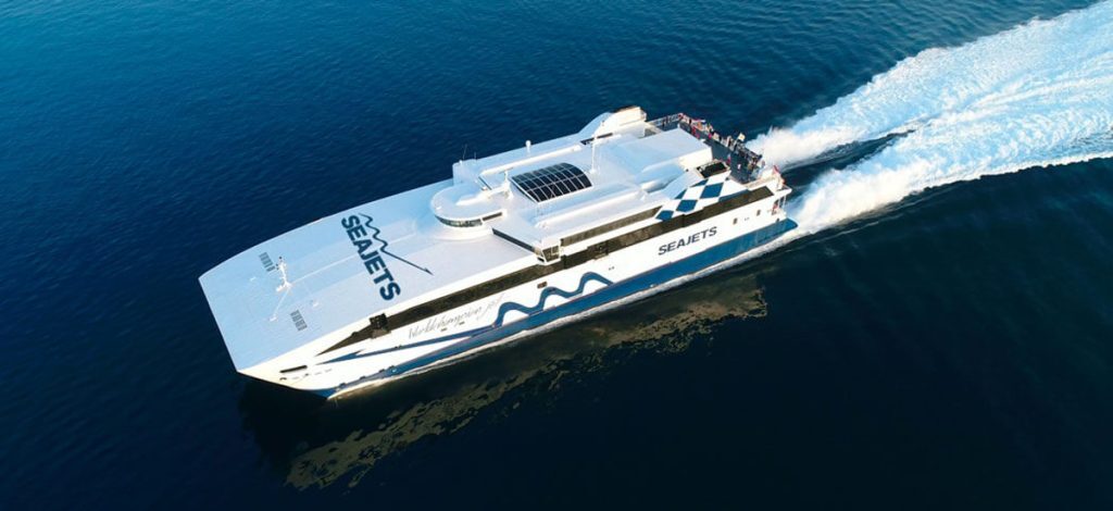 Ακινητοποιημένο μεσοπέλαγα το World Champion Jet με 1.209 επιβαίνοντες