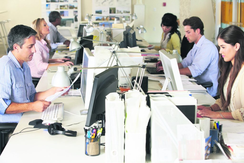 Γραφείο Προϋπολογισμού Βουλής: Ναι σε «λογικές» αυξήσεις μισθών