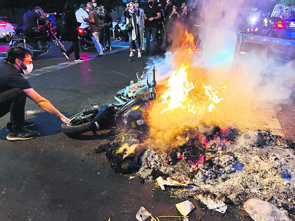 Ιράν: Στους 122 οι νεκροί των διαδηλώσεων για τον θάνατο της Μαχσά Αμινί