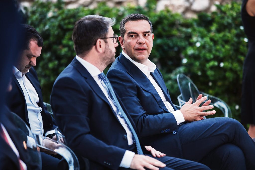 ΣΥΡΙΖΑ-ΠΑΣΟΚ: «Κάηκε» το χαρτί των υποκλοπών