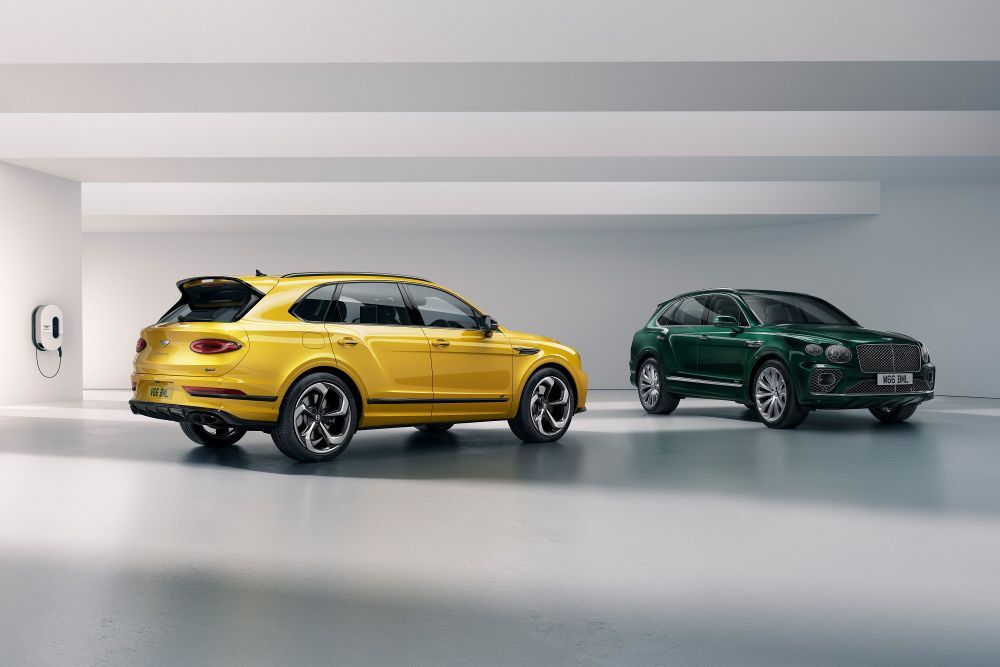 H Bentley χαρίζει νέες εκδόσεις στην Bentayga Hybrid