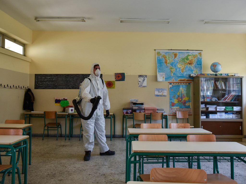 Τα σχολεία της Αθήνας έτοιμα για τη νέα σχολική χρονιά – Όλα όσα πρέπει να γνωρίζουν γονείς κ