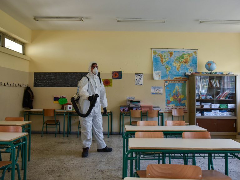 Τα σχολεία της Αθήνας έτοιμα για τη νέα σχολική χρονιά – Όλα όσα πρέπει να γνωρίζουν γονείς και παιδιά πριν το πρώτο κουδούνι