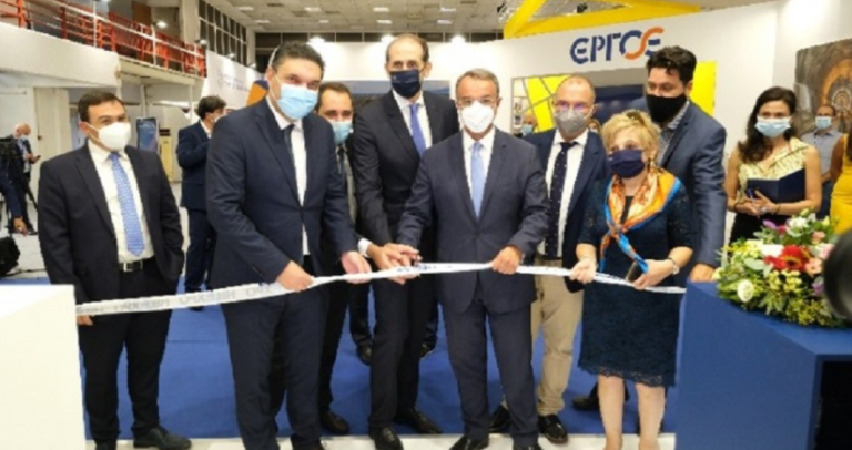ΔΕΘ 2022: Το περίπτερο του υπουργείου Οικονομικών εγκαινίασε ο Σταϊκούρας
