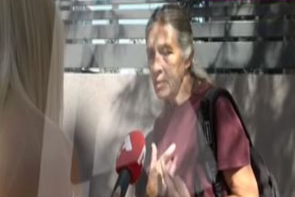 Μπάμπης Αναγνωστόπουλος: Δεν θα πιστεύετε πως αντέδρασε η μητέρα του όταν είδε την κάμερα [βίντεο]