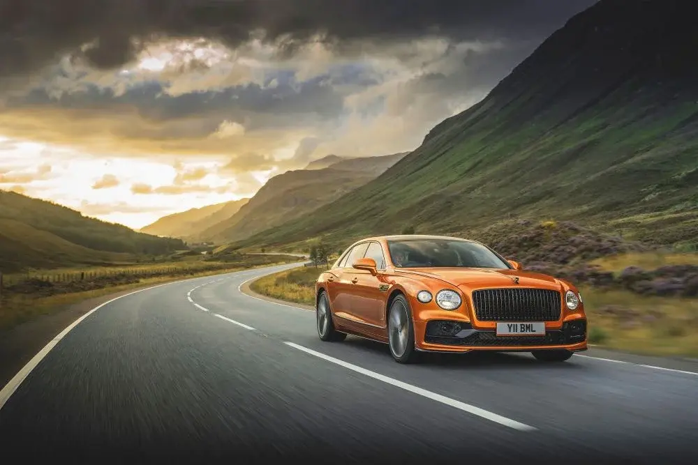 Νέα Bentley Flying Spur Speed: Με οδηγοκεντρικό χαρακτήρα