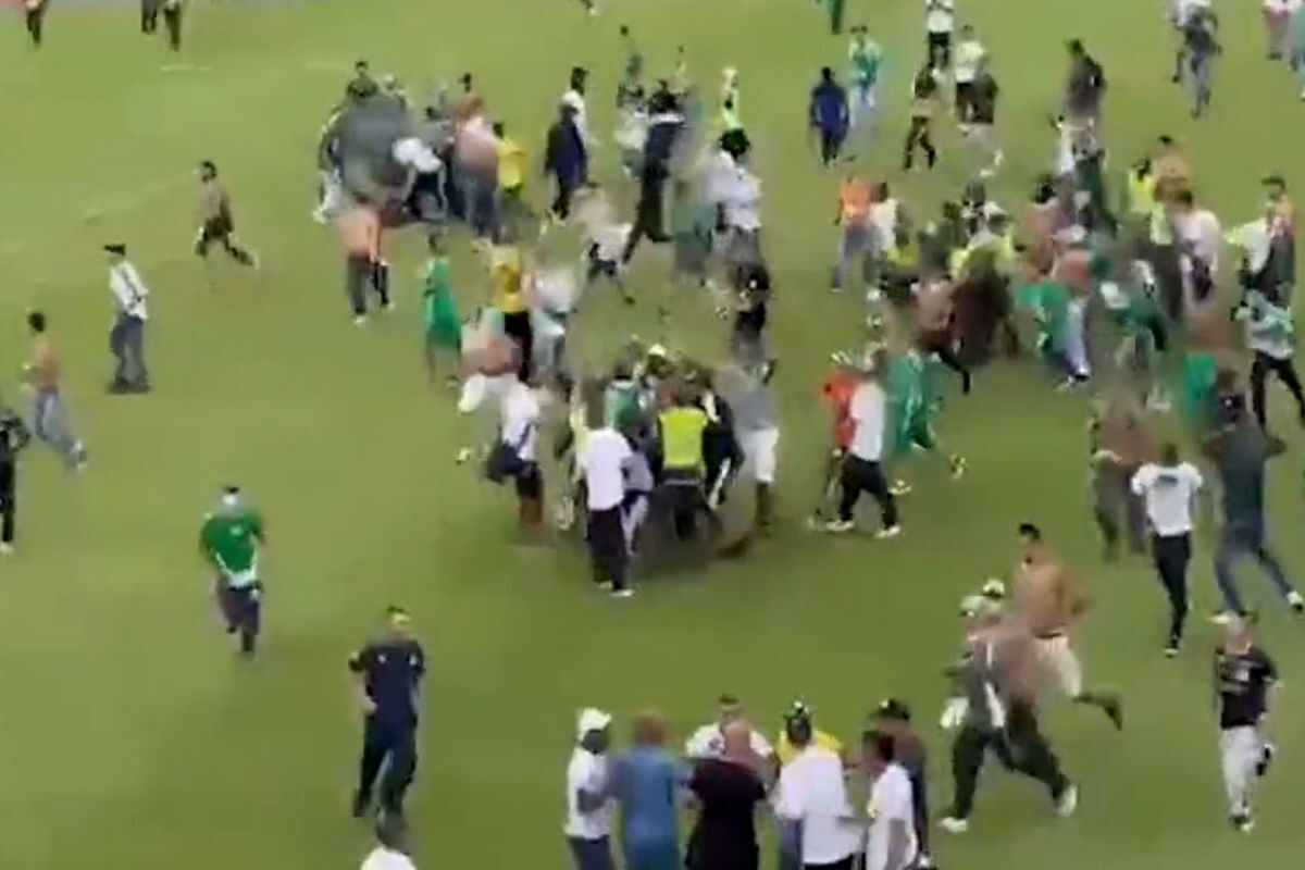 Μαζική εισβολή οπαδών της Ντεπορτίβο Κάλι - Xτύπησαν τον Γκουτιέρες