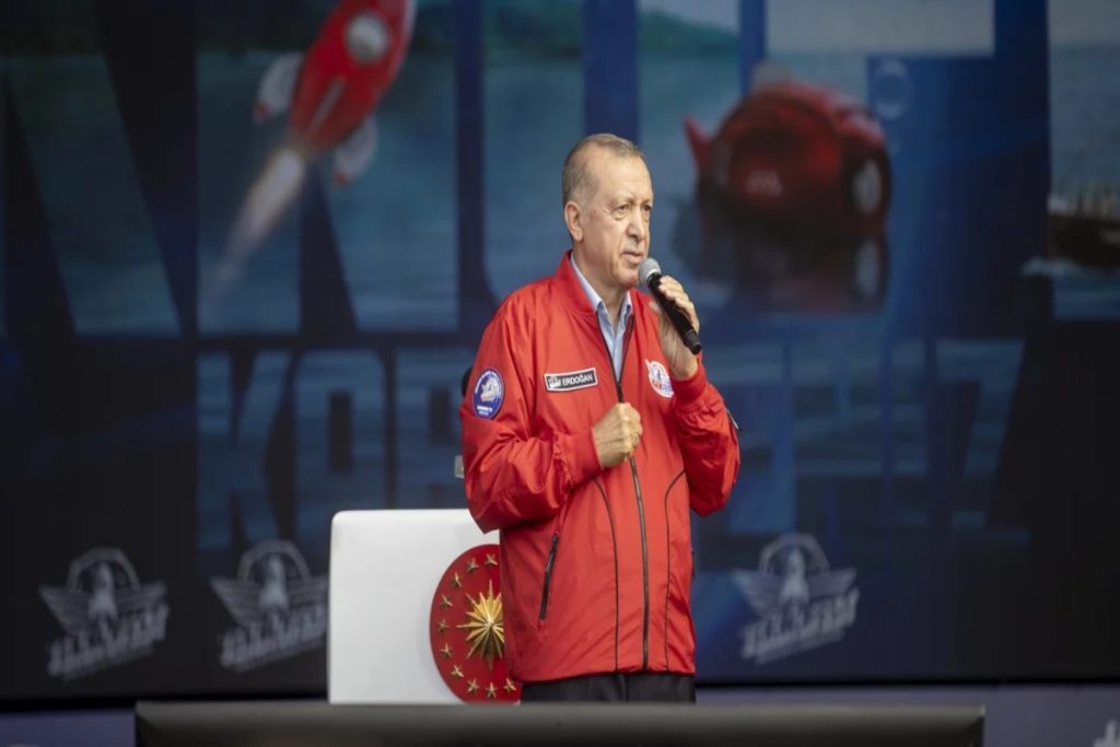 «Ξαναχτύπησε» ο Σουλτάνος: Ο Ερντογάν απειλεί – «Έλληνες θυμηθείτε τη Σμύρνη, θα έρθουμε από τη μία 