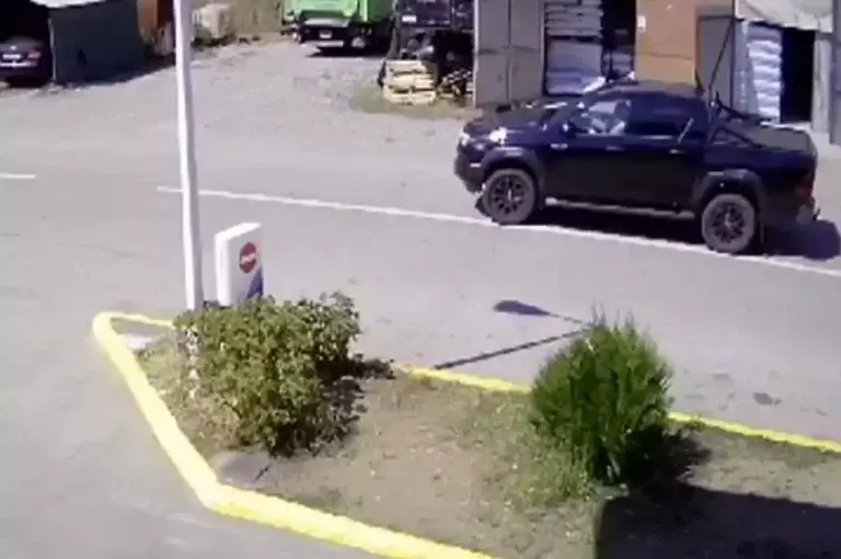 Θρίλερ στην Ευρυτανία: Βίντεο ντοκουμέντο με την 48χρονη να οδηγεί προς τη λίμνη