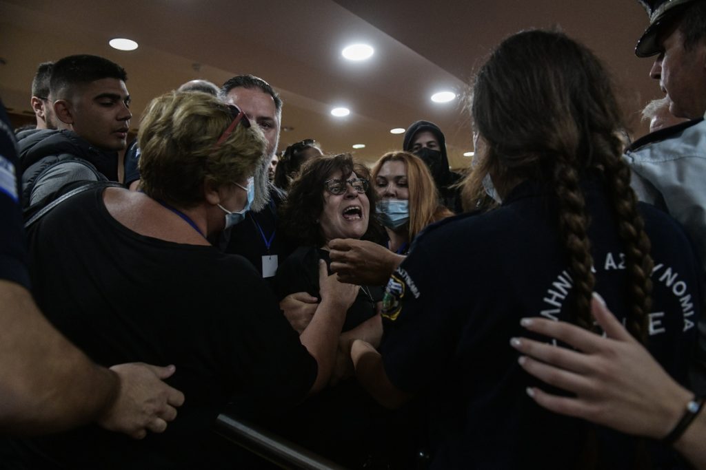 Δίκη Χρυσής Αυγής: «Μαζέψτε τους φασίστες, τι αστυνομία είστε;» – Τα συνθήματα που εξόργισαν τ
