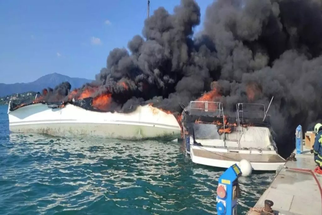 Συναγερμός στην Κέρκυρα: Μεγάλη φωτιά σε σκάφη στη μαρίνα Γουβιών – Ενισχύονται οι δυνάμεις [β