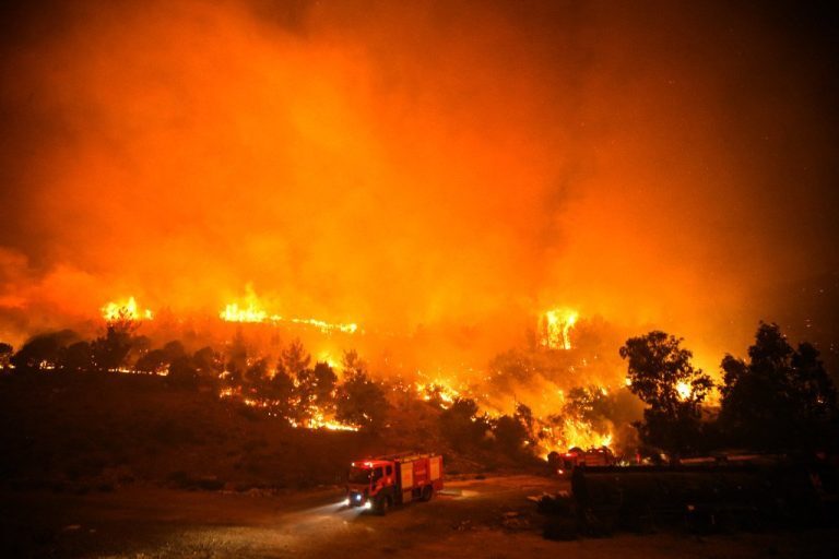 Μεγάλη πυρκαγιά στη νότια Τουρκία – Εκκενώνονται κατοικίες και ξενοδοχεία