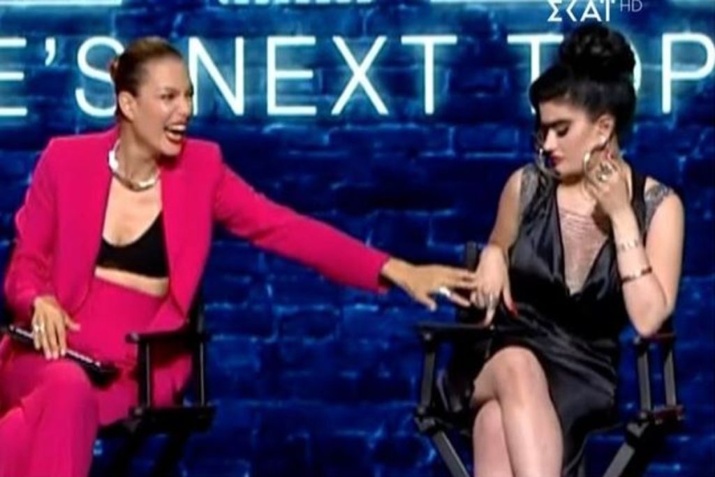 GNTM: Μία εικόνα όλο το ριάλιτι – Η Καγιά άγγιξε την Χατζηπαντελή και το βλέμμα της έγινε vira
