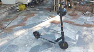 Λέσβος: Του έκοψαν κλήση 120 ευρώ ενώ οδηγούσε ηλεκτρικό πατίνι χωρίς κράνος