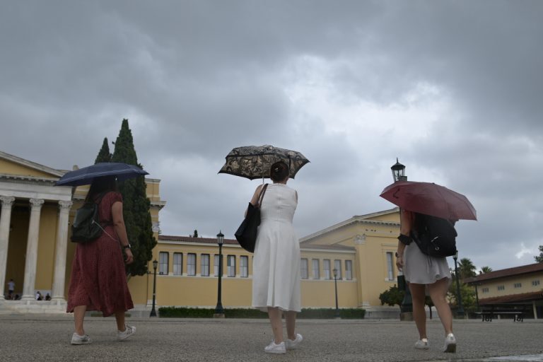 Ο Μάιος φεύγει με άστατο καιρό – Βροχές και καταιγίδες σε όλη τη χώρα