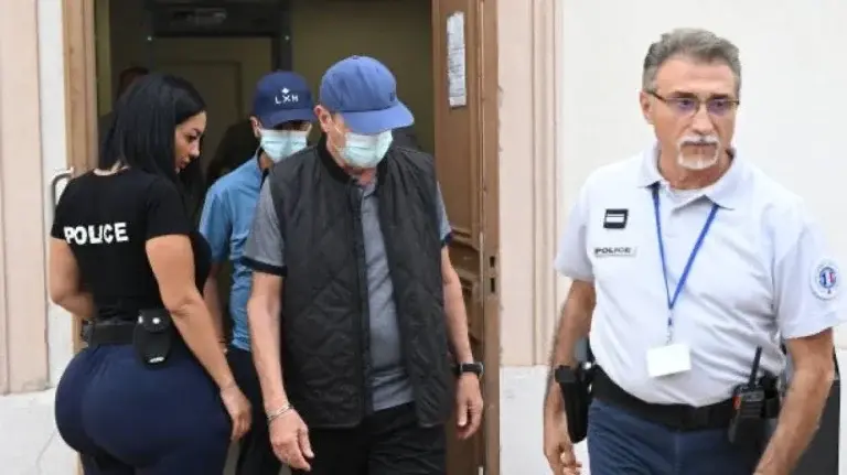 Χαμός στη Γαλλία με αστυνομικό – σωσία της Κιμ Καρντάσιαν: «Έλα να μας συλλάβεις!»