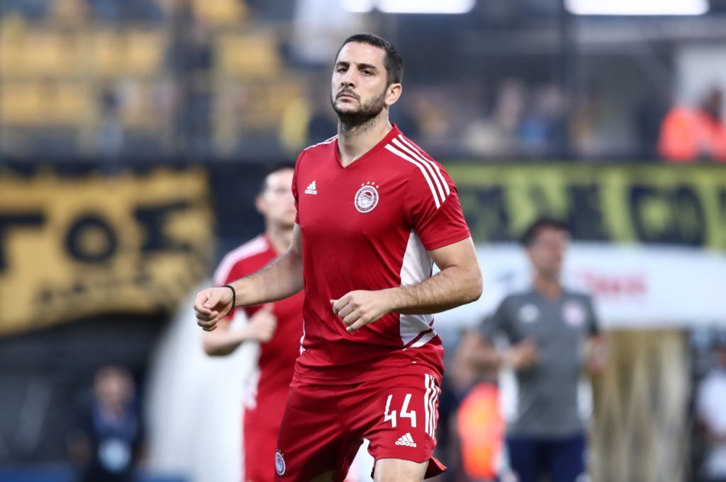 Ολυμπιακός: Τέλος ο Κώστας Μανωλάς, φεύγει για Ντουμπάι