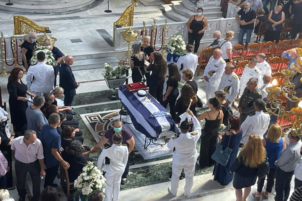 Θάλεια Κορδαμπάλου: «Ράγισαν καρδιές» οι επικήδειοι για τη 19χρονη ναυτική δόκιμο – «Θα σε θυμόμαστε