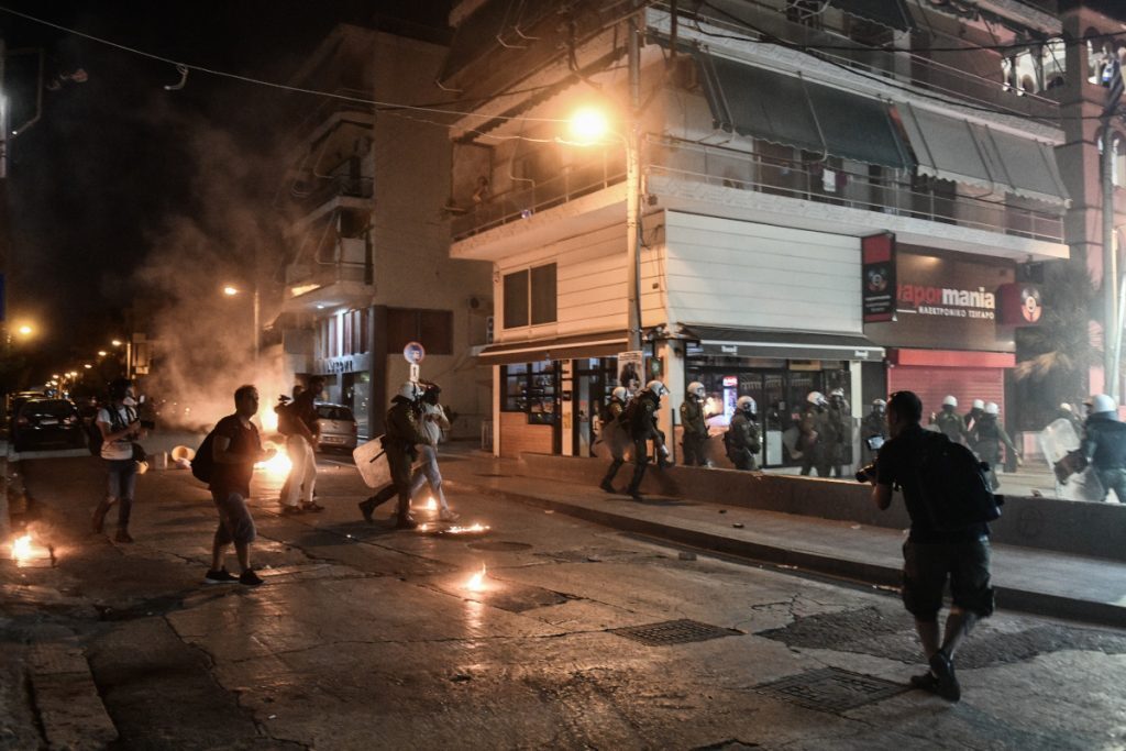 Παύλος Φύσσας: Οδομαχίες και μολότοφ μετά τη λήξη της πορείας στη Νίκαια