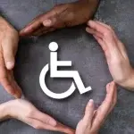 Προσβασιμότητα κατ’ οίκον: Ποιοι δικαιούνται έως 14.500 ευρω – Απλοποίηση και επιτάχυνση των διαδικασιών