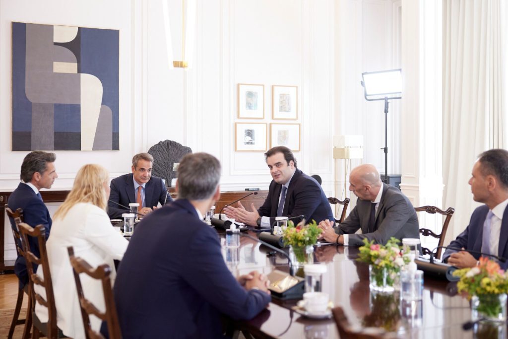 Συνάντηση Μητσοτάκη με εκπροσώπους της United Group για τις επενδύσεις ύψους 2 δισ. ευρώ στην Ελλάδα