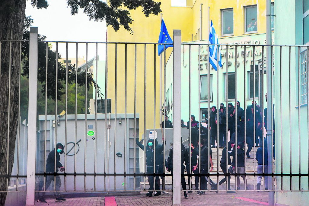 Βία στα θρανία: Σκηνικό Φαρ Ουέστ σε σχολικές μονάδες των ΕΠΑΛ